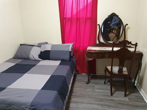 Clover Free Car Parking Hostel - Accommodation QLD 1