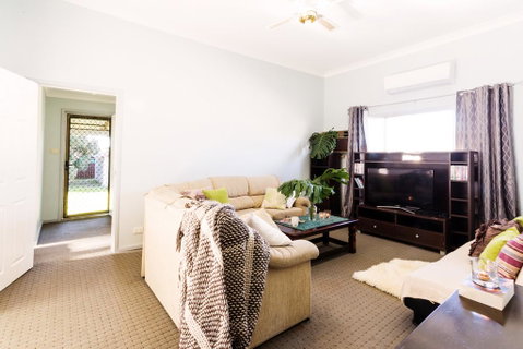 Coal D' Vine Cottage - Cessnock NSW - Accommodation QLD 3