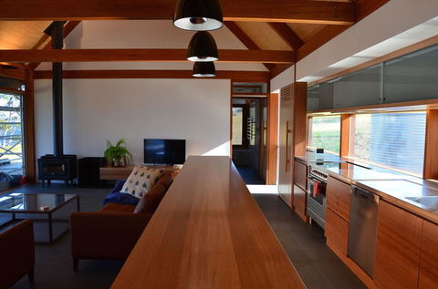 Coast House Tasmania - Accommodation QLD 1