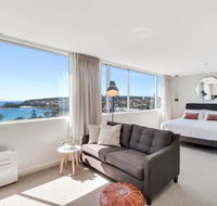 Coastal chic designer apartment - Accommodation QLD