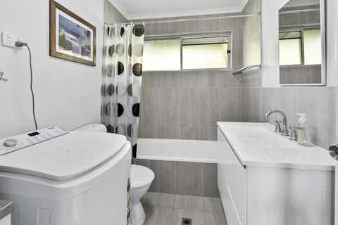 Cocomo - Accommodation QLD 1