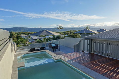 Coconut Grove - Accommodation QLD 2
