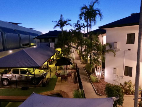 Coffee House Apartment Motel - Accommodation QLD 2