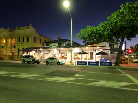 Coffee House Apartment Motel - Accommodation QLD 1