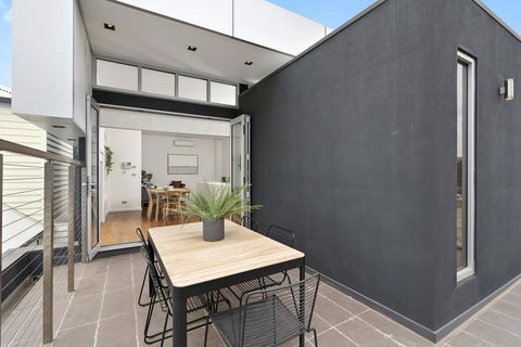 Cogens Two Bedroom Townhouse - Accommodation QLD 2