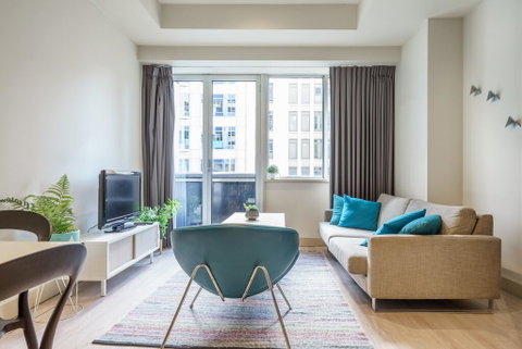 Collins St Chic With Netflix, Free Wine, Free Wifi - Accommodation QLD 0