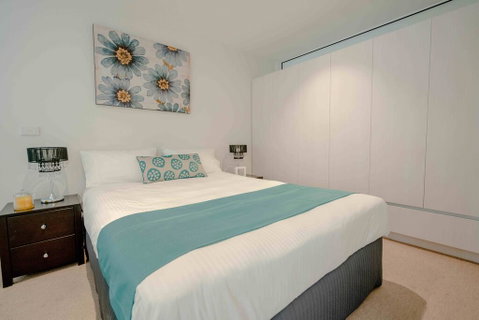 Collins Street Apartments - Accommodation QLD 3