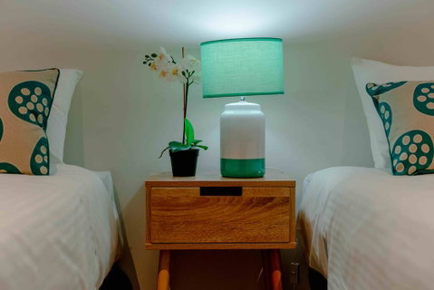 Collins Street Apartments - Accommodation QLD 2
