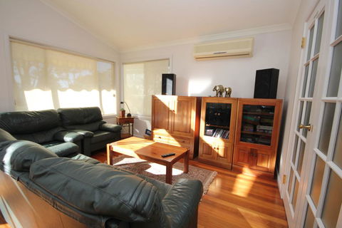 COLMER HOUSE At Dunbogan - Accommodation QLD 3