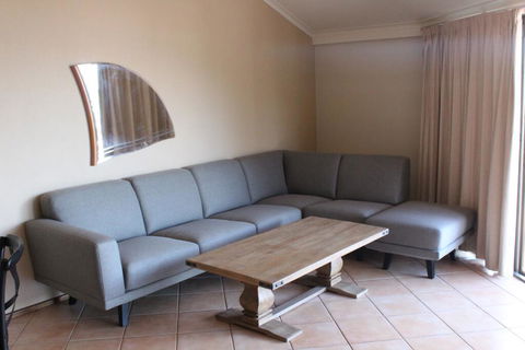 Colonial Court Beachfront Motel & Holiday Stay - Accommodation QLD 0