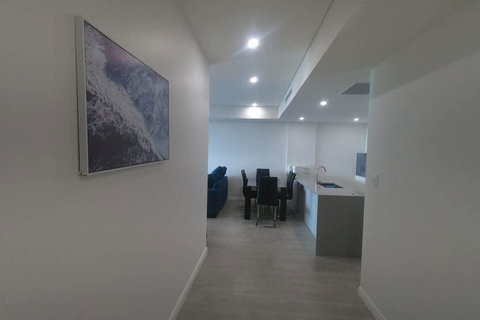 Comfortable & Convenient Living Close To Airport - Accommodation QLD 1