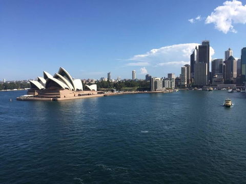 Comfortable Queen Sized Room Near Tuggerah Lake - Accommodation QLD 2