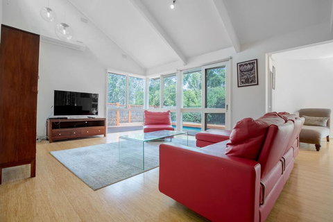 Comfy Holiday House With Pool@Rosanna - Accommodation QLD 2