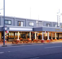 Commodore Motor Inn - Accommodation QLD