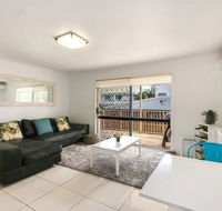 Contemporary 2 Bedroom Beachfront Apartment - Accommodation QLD