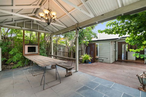 Contemporary Cottage In Perfect Lifestyle Address - Accommodation QLD 3