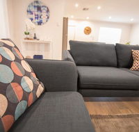 Contemporary Esprit with river reserve access - Accommodation QLD