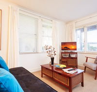 Convenient Studio With Lovely Courtyard - Accommodation QLD