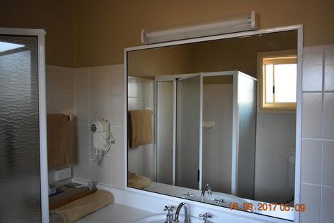 Cooee Motel - Accommodation QLD 1