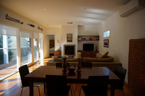 Cooinda - Accommodation QLD 1