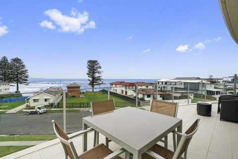 Coolwaters, Penthouse - Accommodation QLD 3