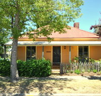 Cooma Cottage - Accommodation QLD