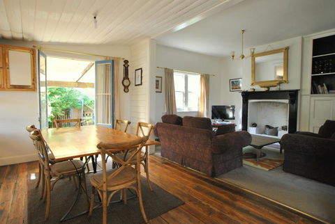 Cooma Cottage - Accommodation QLD 1