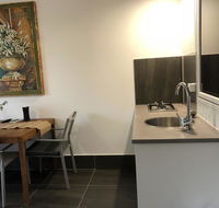 Coonawarra Cabins Unit A - Accommodation QLD