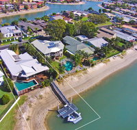 Coorumbong 16 - 5 BDRM Canal Home with Pool - Accommodation QLD