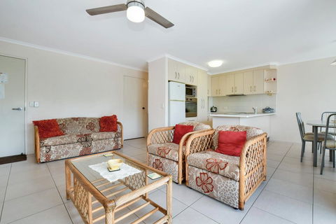 Coral Breeze Penthouse - Accommodation QLD 3