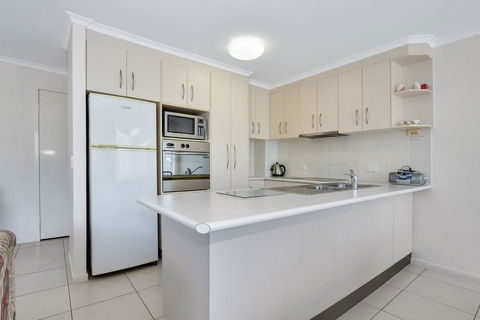 Coral Breeze Penthouse - Accommodation QLD 2
