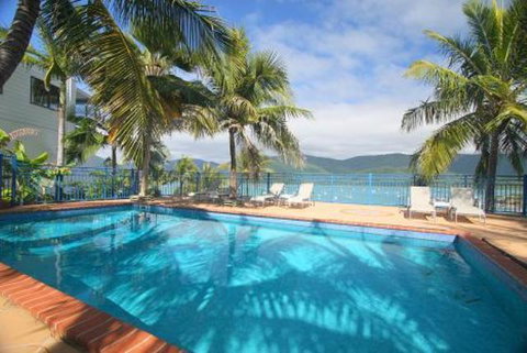 Coral Point Lodge - Accommodation QLD 0