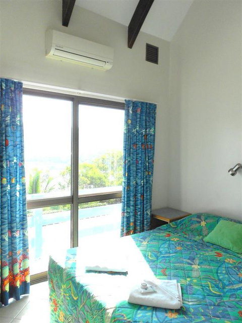 Coral Point Lodge - Accommodation QLD 3