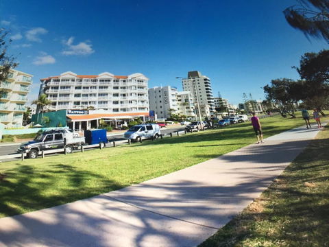 Coral Sea Views Beachfront Penthouse - Accommodation QLD 1