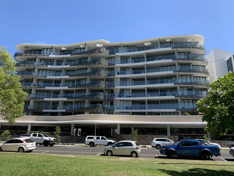 Cosmopolitan Exclusive Rental Apartments - Accommodation QLD 2