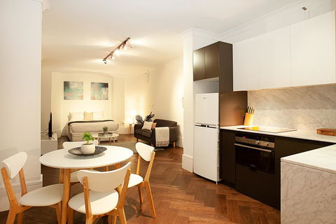 Cosy Studio Near Trains, Restaurants, Bars And Parks - Accommodation QLD 2
