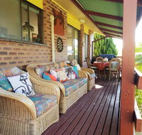 Cottage by the Bay - Accommodation QLD