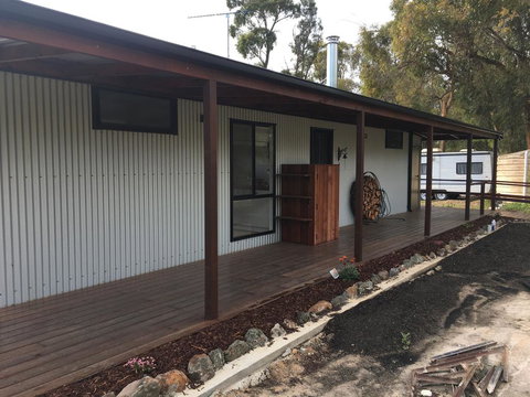 Country Cabin With Mountain Views Close To Ballarat - Accommodation QLD 3