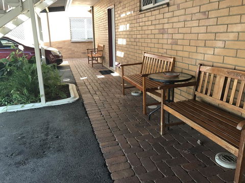 Country Comfort Gin Gin Wild Scotsman Motor Inn - Accommodation QLD 2