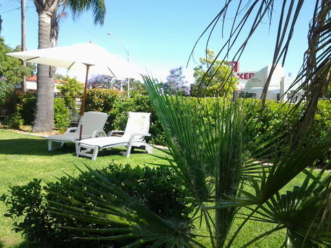Country Leisure Motor Inn - Accommodation QLD 2