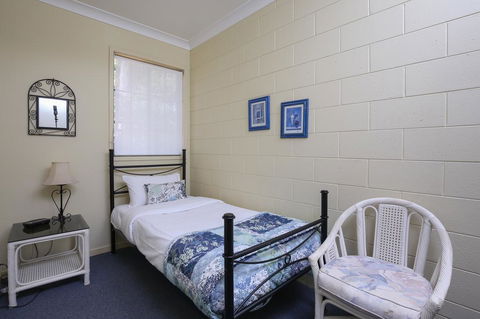 Country Lodge Motel - Accommodation QLD 3