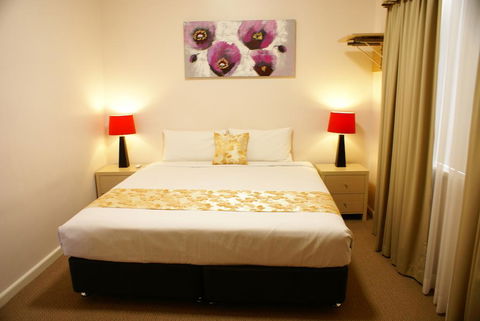 Country Lodge Motor Inn - Accommodation QLD 1