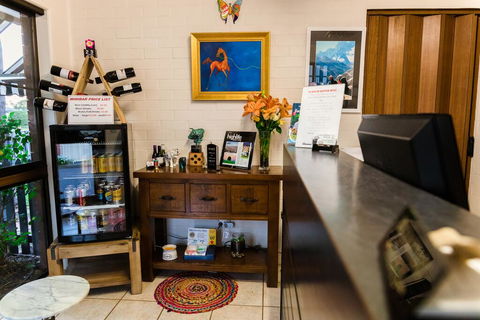 Country Pathfinder Motor Inn - Accommodation QLD 2