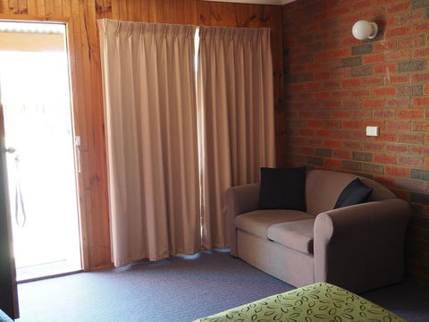 Country Road Motel St Arnaud - Accommodation QLD 3