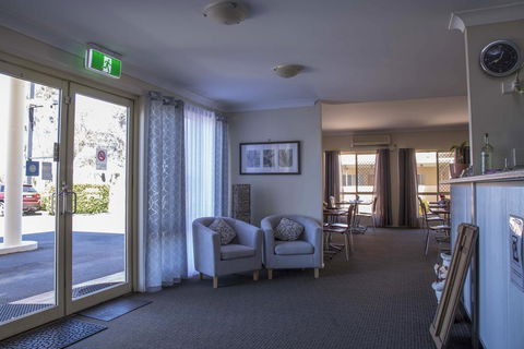 Country Roads Motor Inn - Accommodation QLD 1