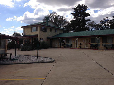 Country Rose Motel Warwick - Accommodation QLD 2