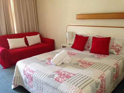 Country Rose Motel Warwick - Accommodation QLD 3