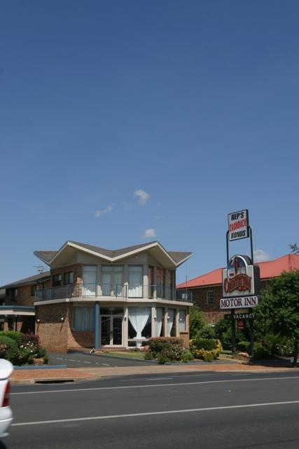 Countryman Motor Inn - Accommodation QLD 3