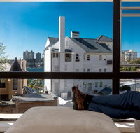 Couple's Gateway in Sunny Elizabeth Bay - Accommodation QLD