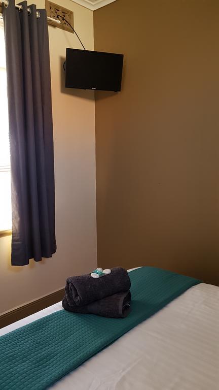 Courthouse Hotel - Accommodation QLD 1
